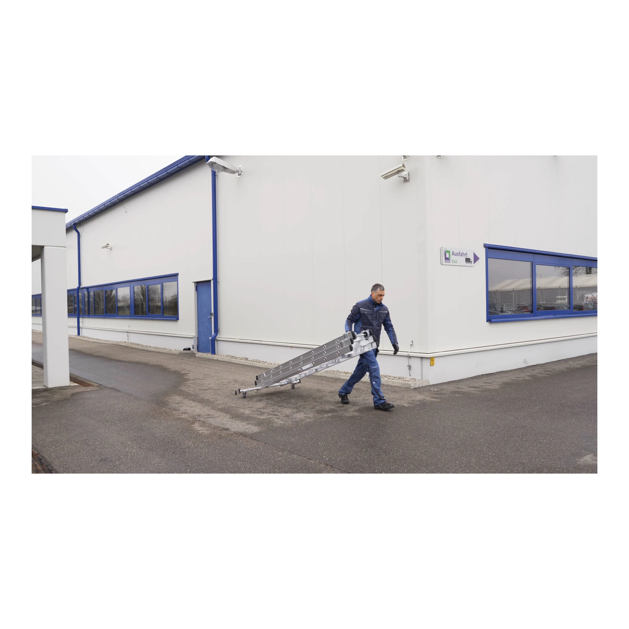 MUNK | Stufen-Mehrzweckleiter 3-teilig mit nivello®-Traverse 3x7 Stufen – Bild 4