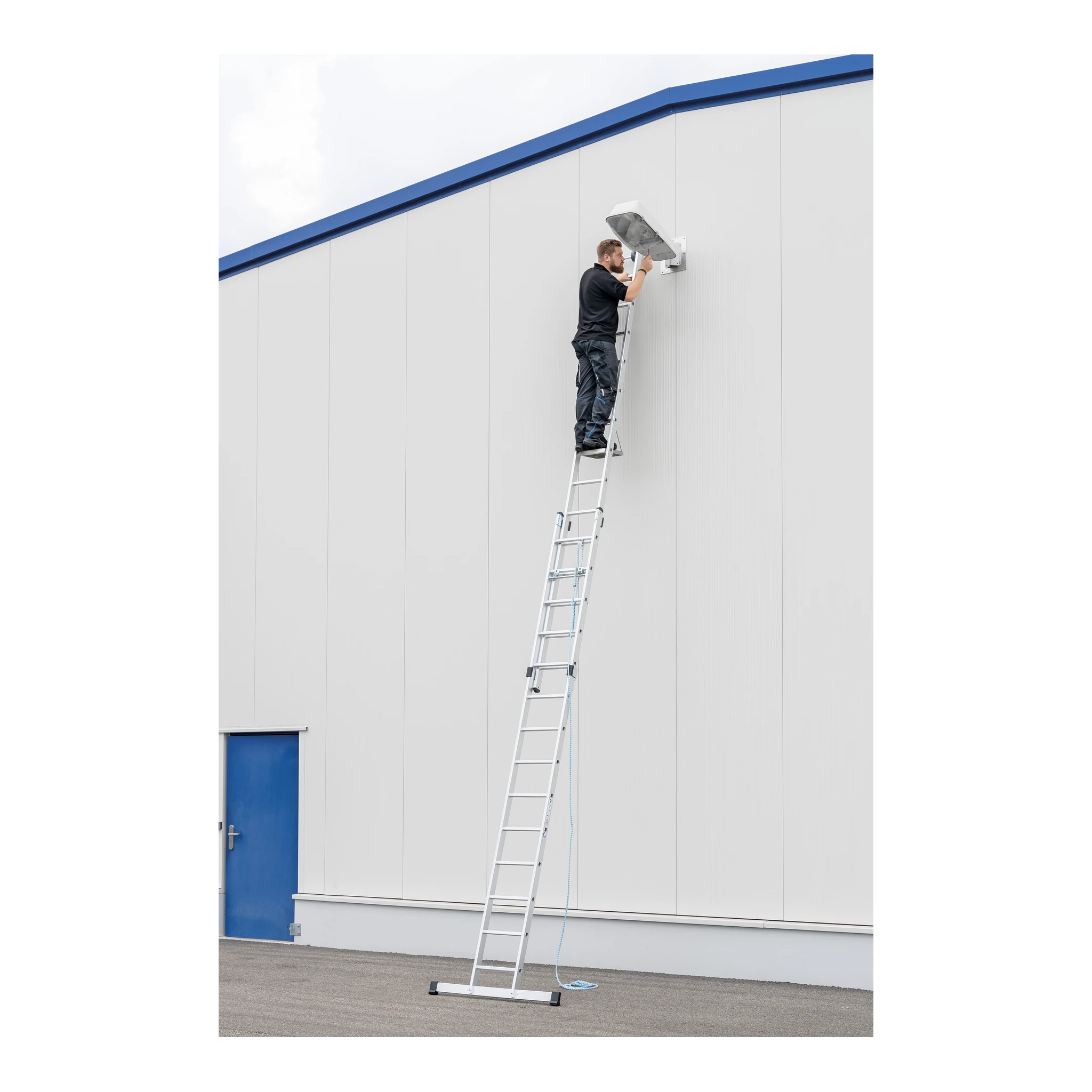 MUNK | Sprossen-Seilzugleiter 2-teilig mit Standard-Traverse 2x14 Sprossen – Bild 3