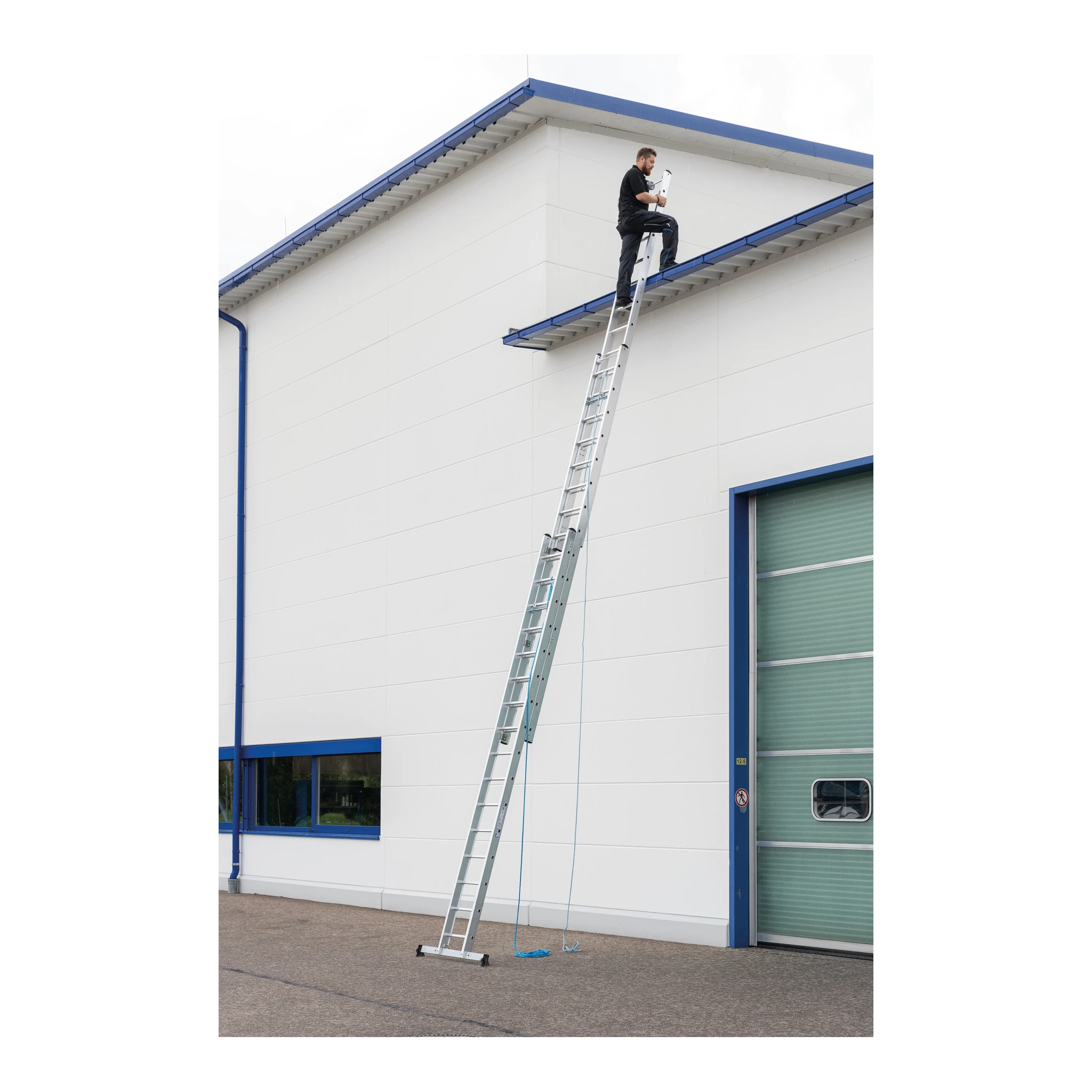 MUNK | Sprossen-Seilzugleiter 3-teilig mit nivello®-Traverse 3x14 Sprossen – Bild 2