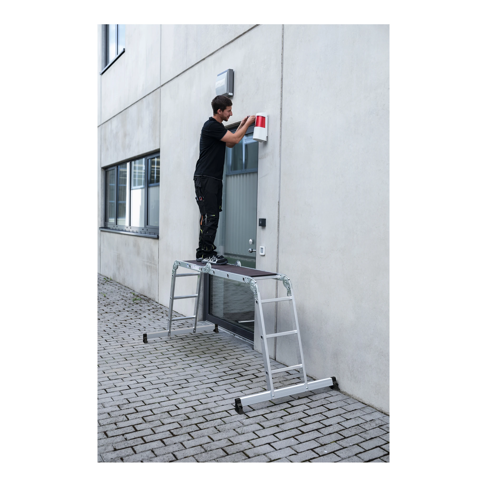 MUNK | Vielzweckleiter 4-teilig mit nivello®-Traverse 2x2 + 2x3 Sprossen – Bild 5