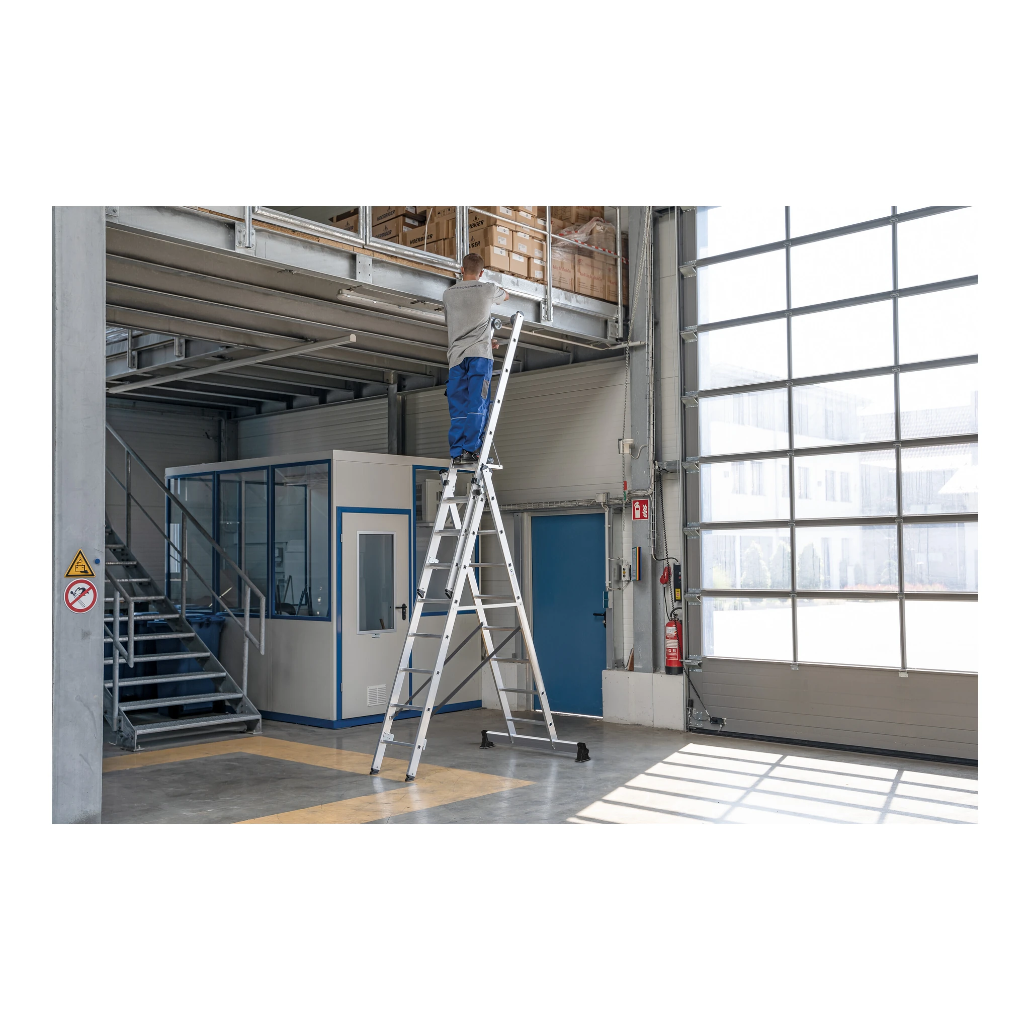 MUNK | Mehrzweckleiter 3-teilig mit nivello®-Traverse und Wandlaufrollen 3x10 Sprossen – Bild 3