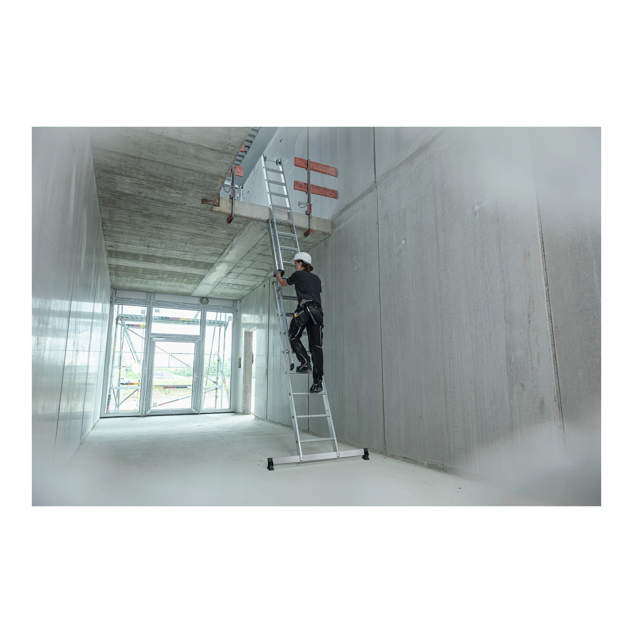 MUNK | Stufen-Mehrzweckleiter 3-teilig mit nivello®-Traverse 3x7 Stufen – Bild 7