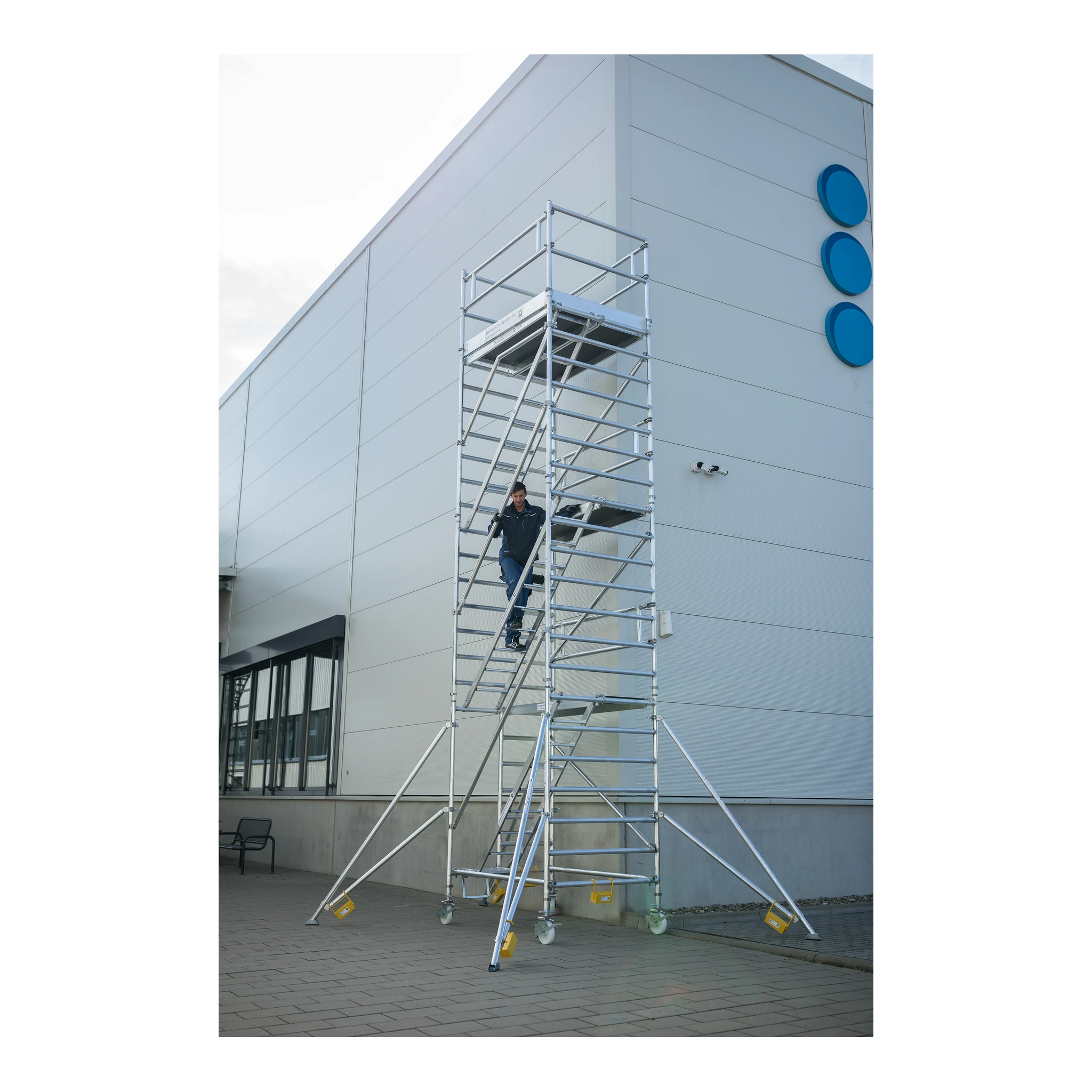 MUNK | Rollgerüst 1,35 x 3,0 m mit Schrägaufstiegen & Ausleger Plattformhöhe 6,43 m – Bild 2