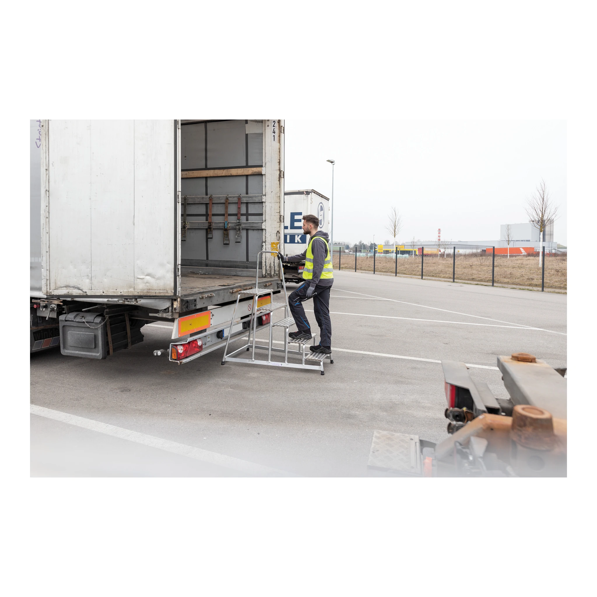 MUNK | Arbeitspodest starr mit Handlauf 3 Stufen – Bild 4